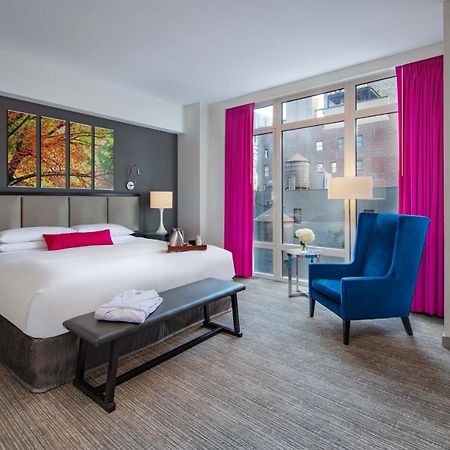 Hotel Royalton Park Avenue New York Exterior foto A guest room at the Hotel Commonwealth