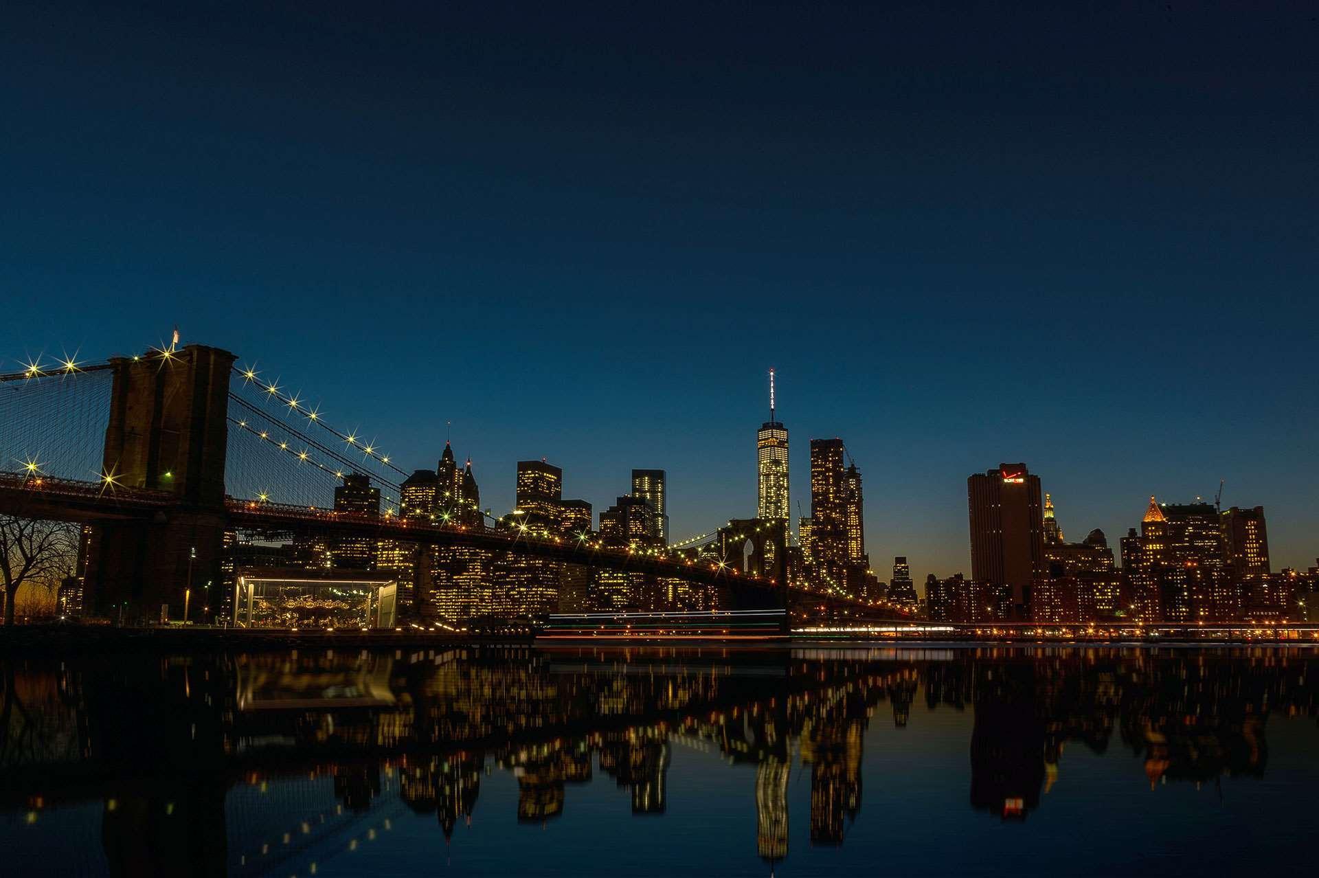 Hotel Royalton Park Avenue New York Exterior foto Manhattan skyline at night
