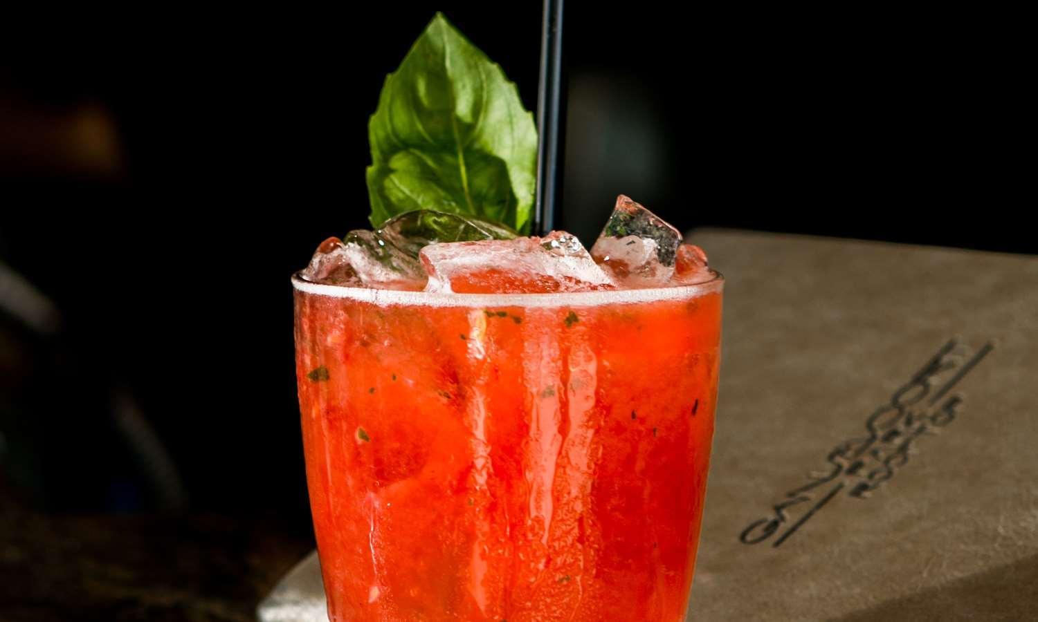 Hotel Royalton Park Avenue New York Exterior foto A strawberry basil soda