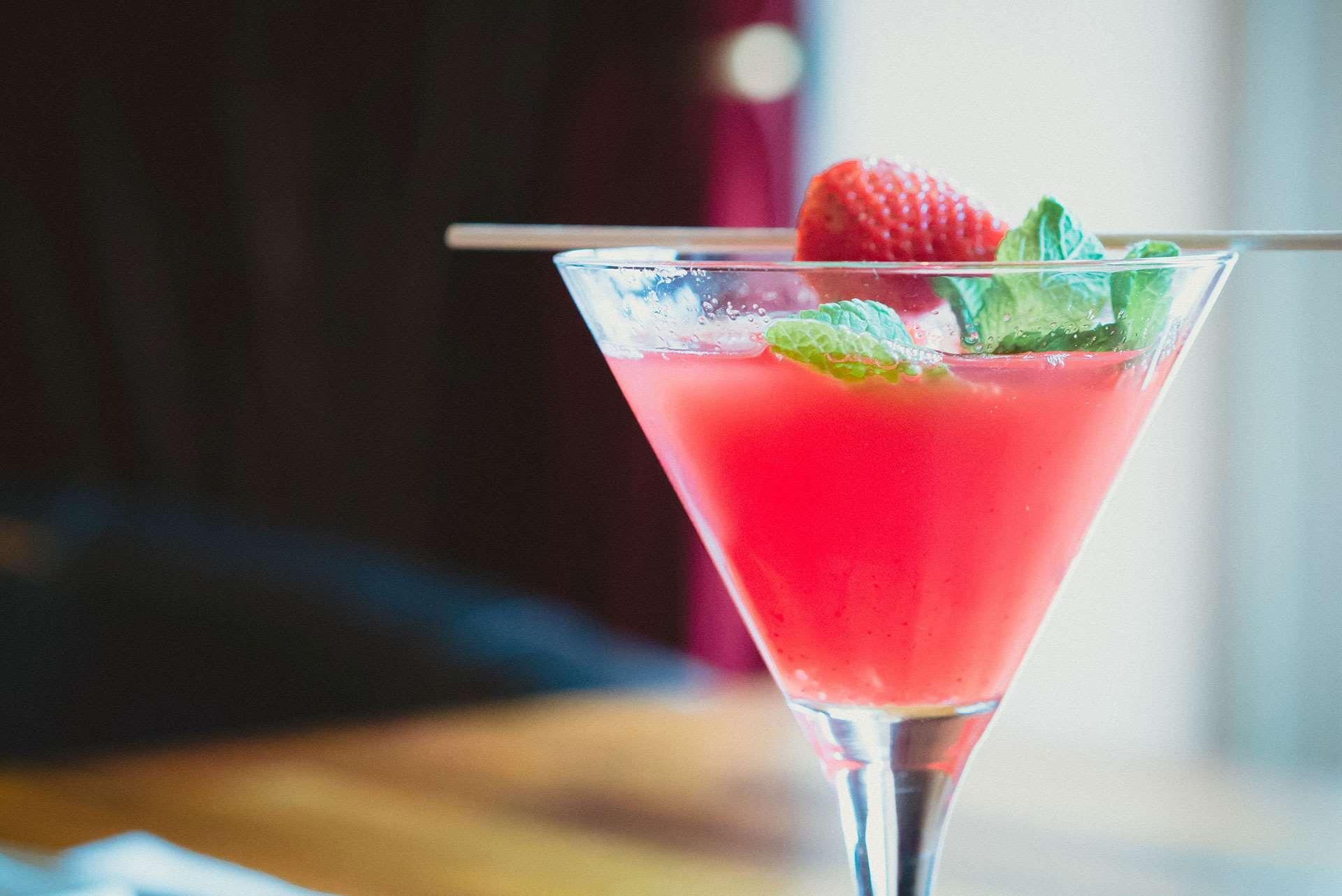 Hotel Royalton Park Avenue New York Exterior foto A strawberry martini