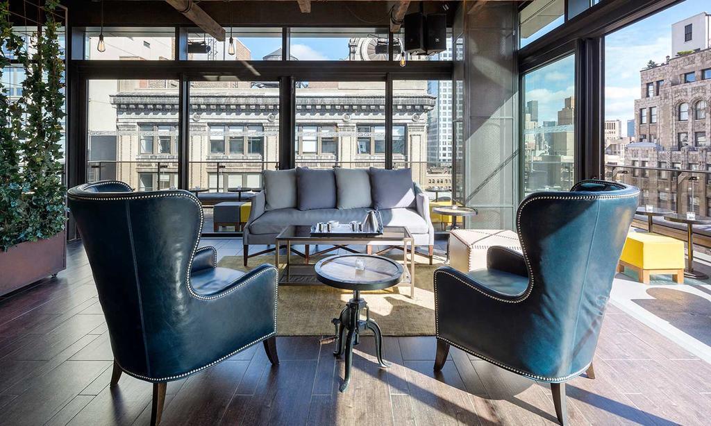 Hotel Royalton Park Avenue New York Exterior foto The rooftop lounge at the Standard East Village